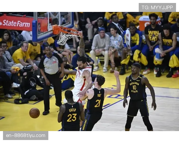 米卡尔·布里奇斯挡拆提升队内效率，拉开防守缝隙制造得分机会