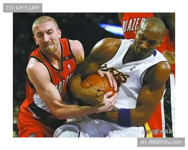 争球判定规则解析：裁判如何确定持球权与判罚标准